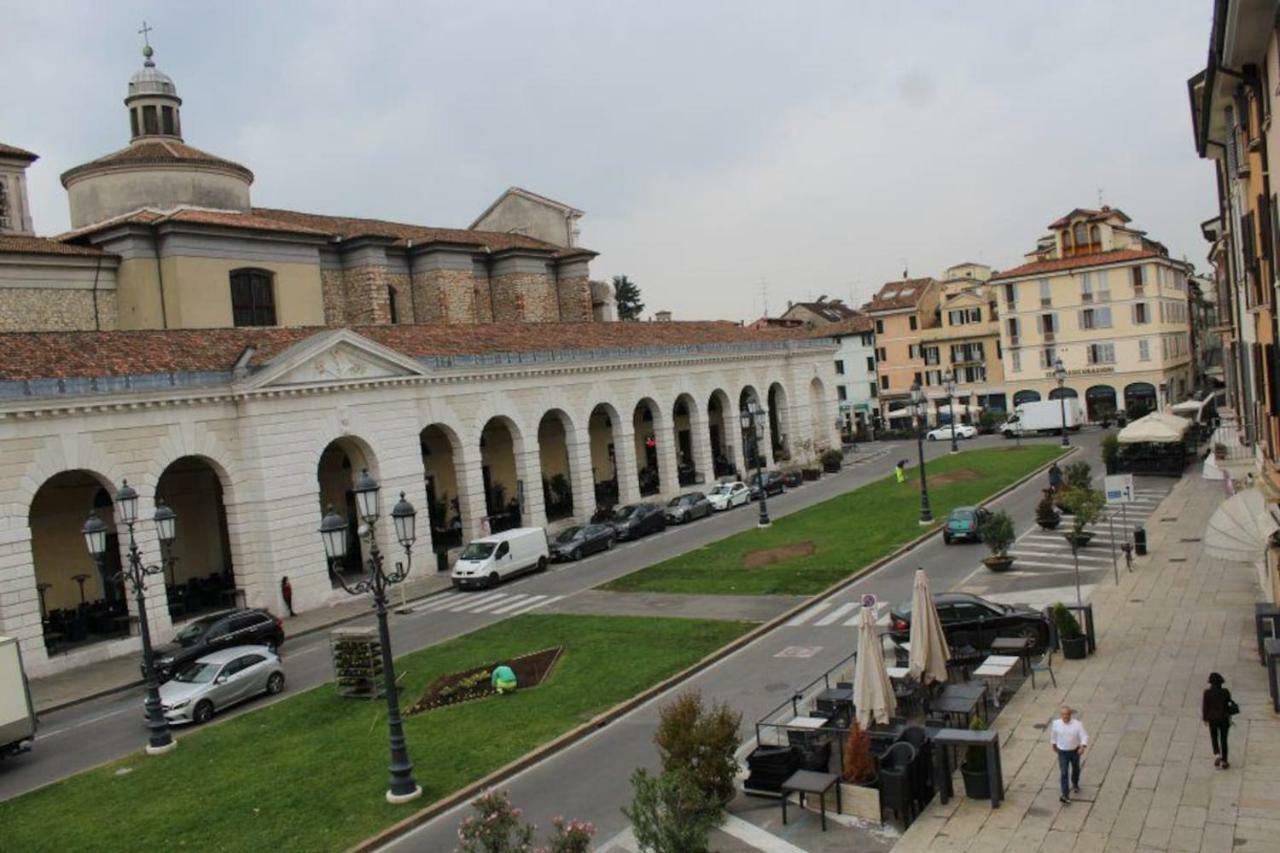 Il Bilocale Di Fabbio E Monica Apartment Brescia Luaran gambar